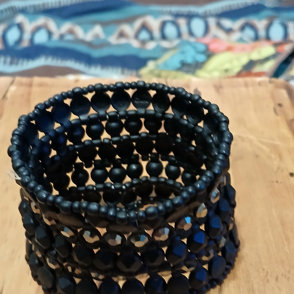 Elegant Black Beaded Bracelet